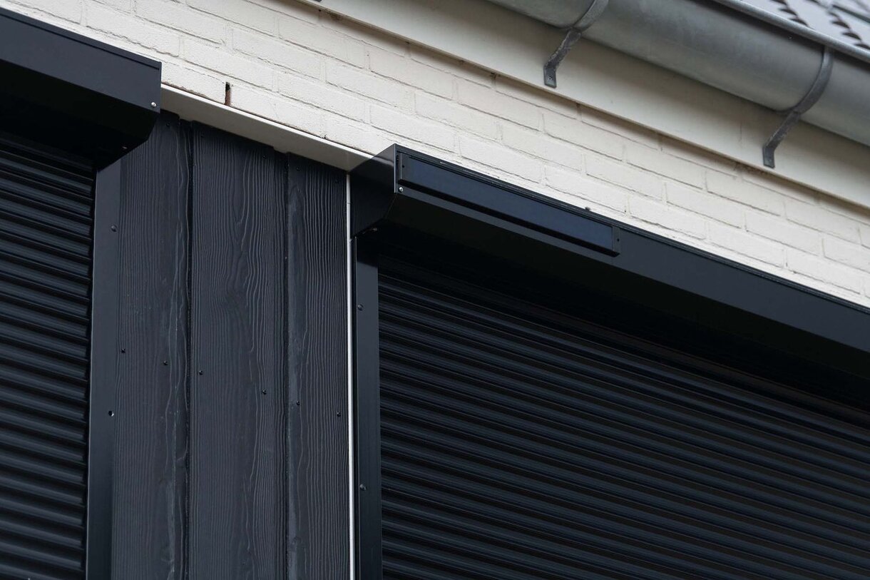 STERK Zonweringen knikarmscherm met zonnepaneel en accu