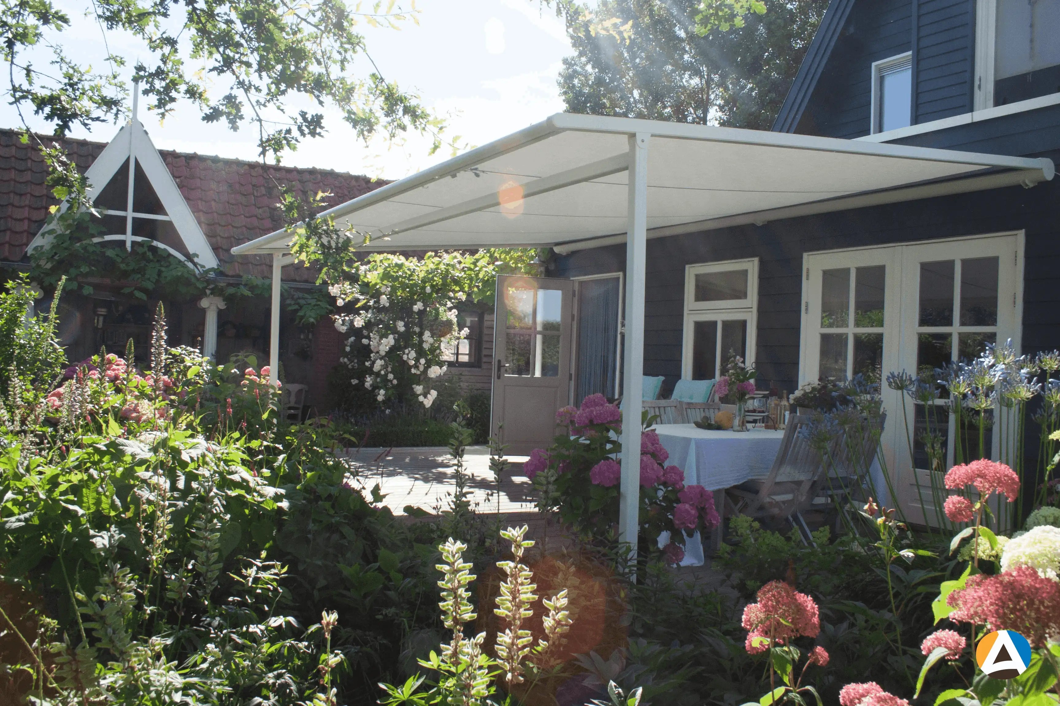 Allround zonwering Pergola met waterdicht doek