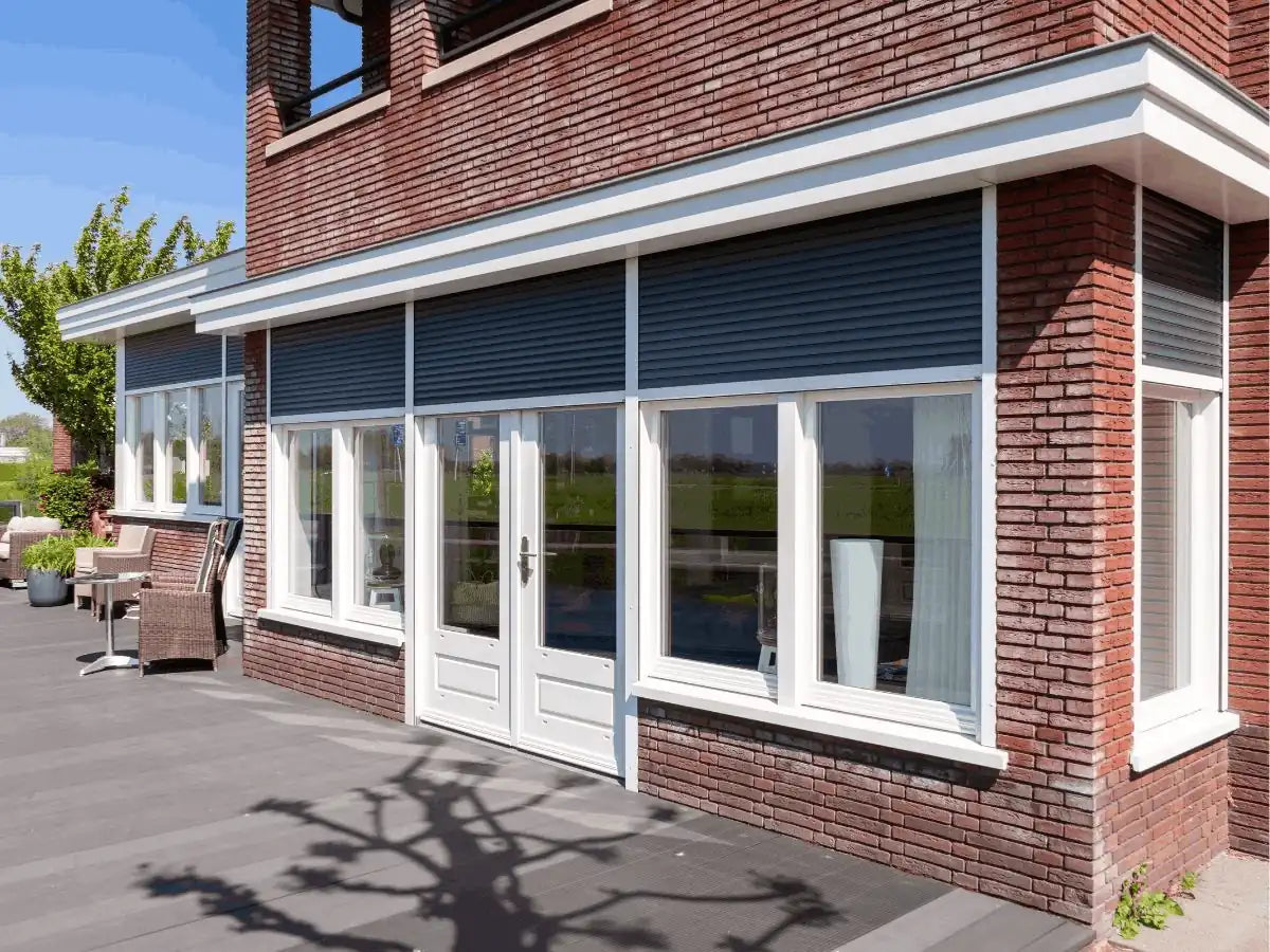 Ingebouwde rolluiken geplaatst in Hilversum door STERK Zonweringen