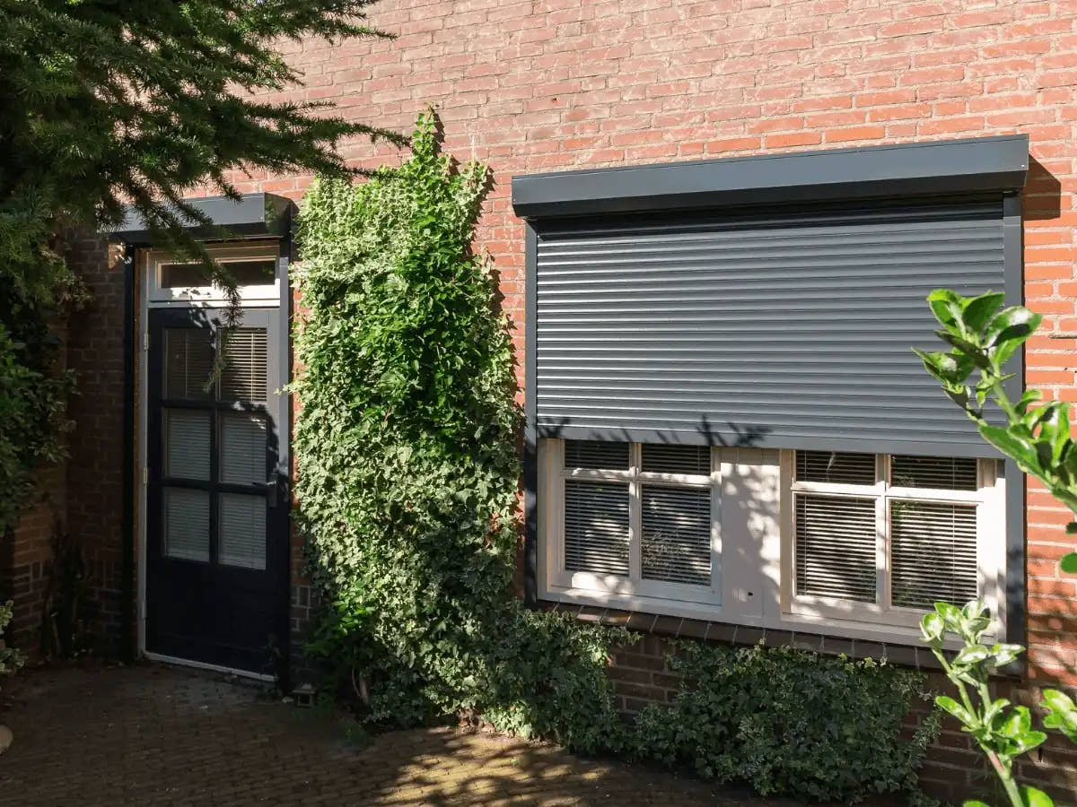 Rolluik geplaatst in Huizen door STERK Zonweringen