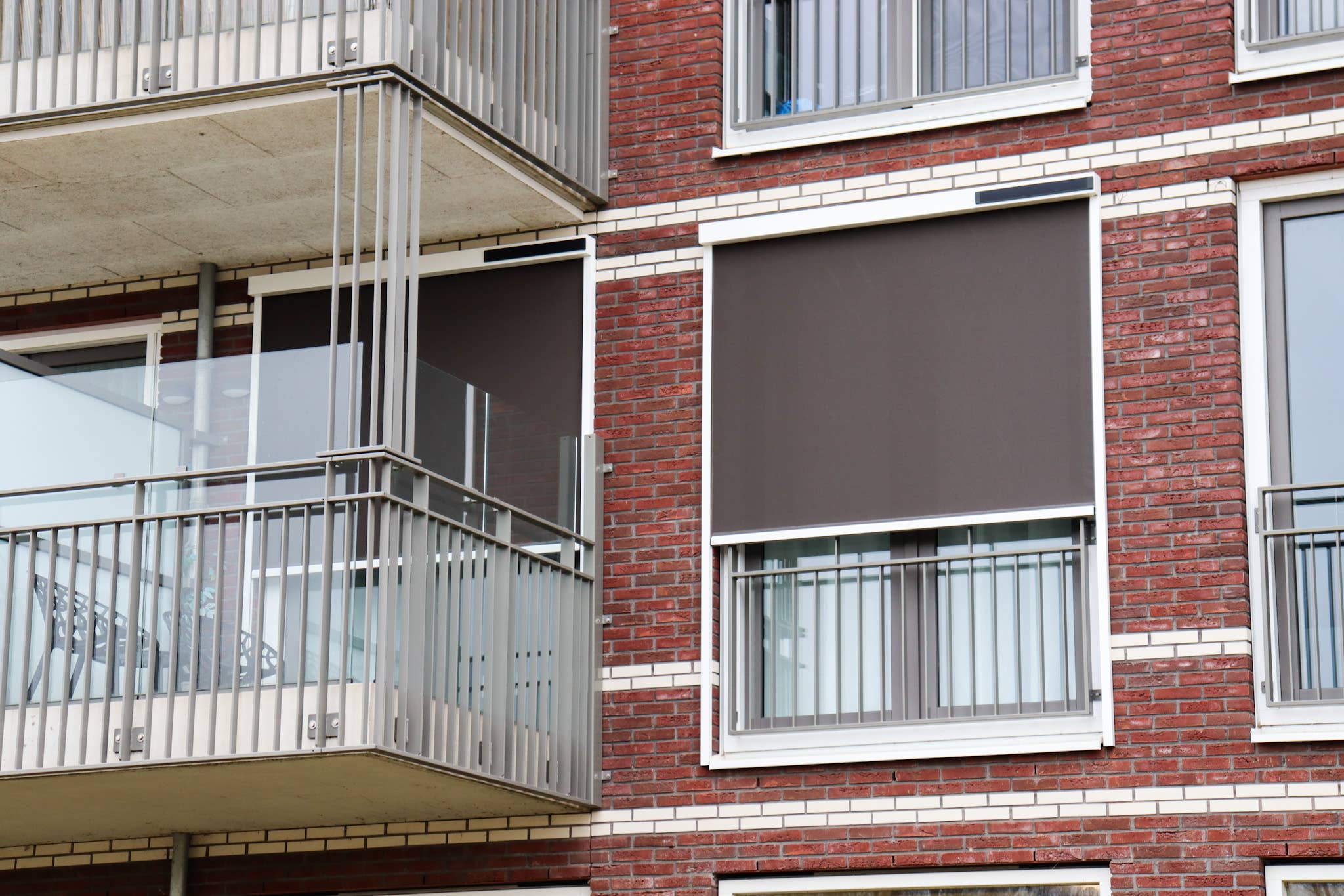 Verano V550 ritsscreen - Geplaatst door STERK Zonweringen in Naarden