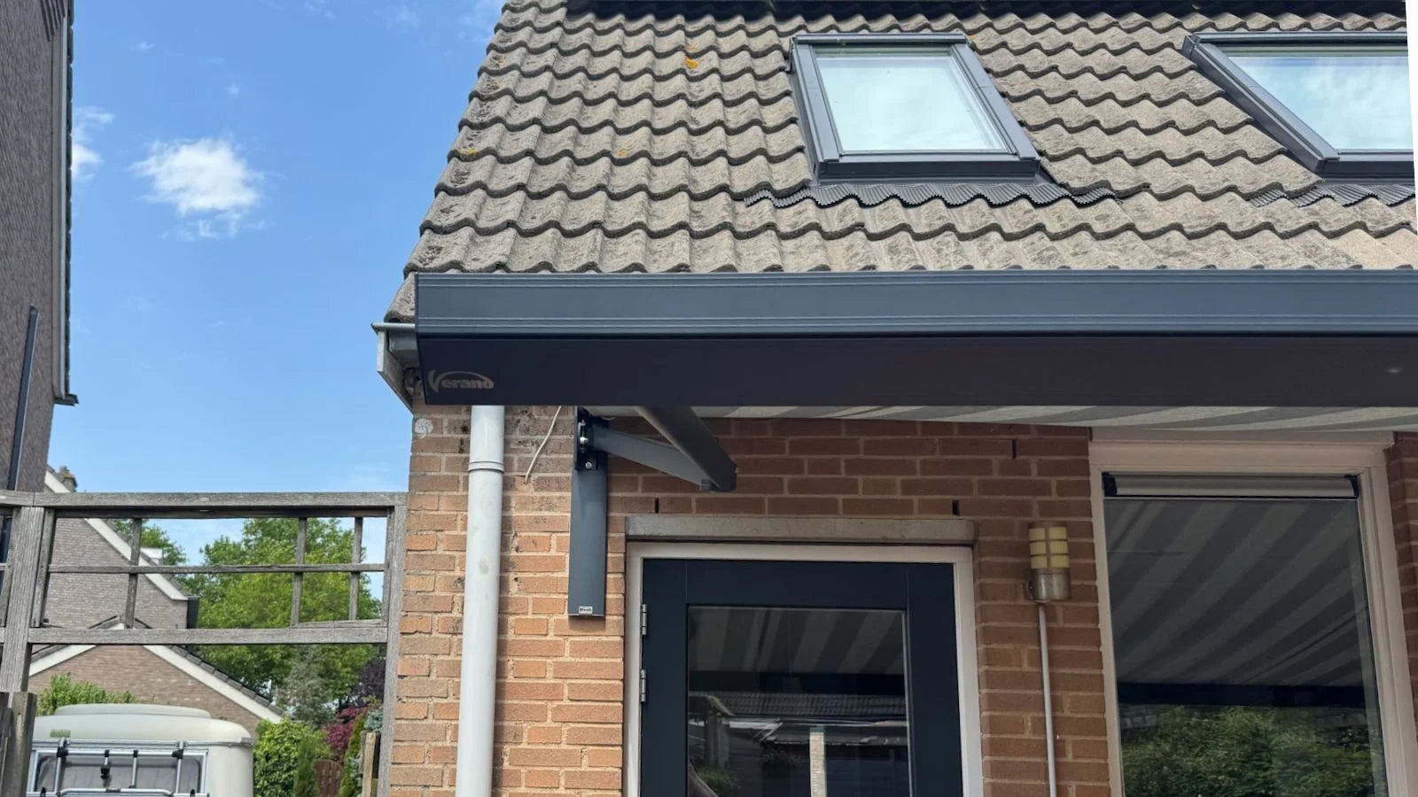 Past een open cassette knikarmscherm bij jou? - STERK Zonweringen