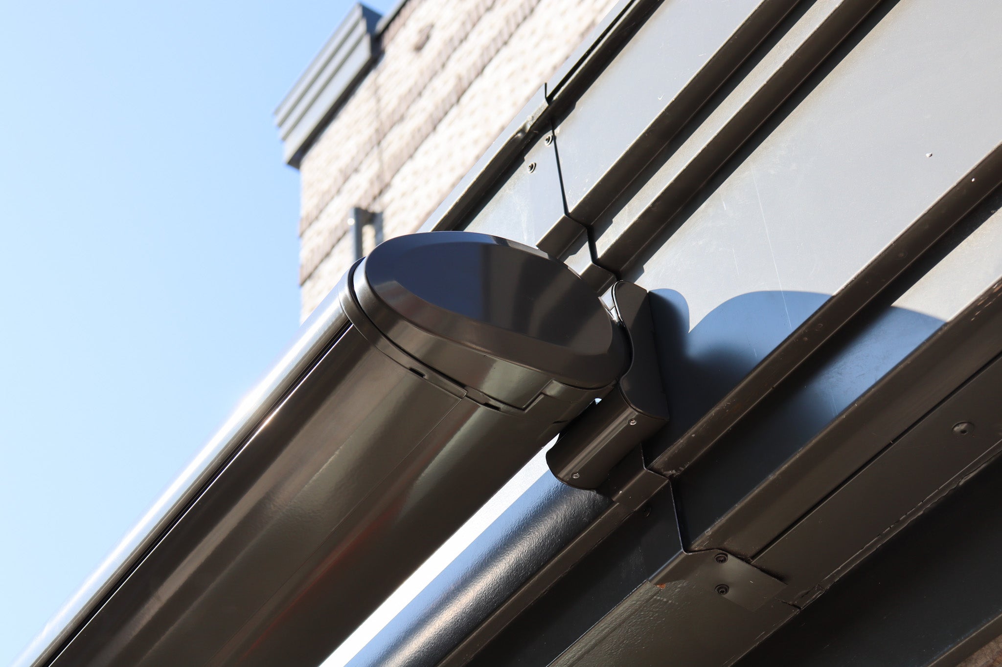 Allround Gaudi 300 geplaatst door STERK Zonweringen