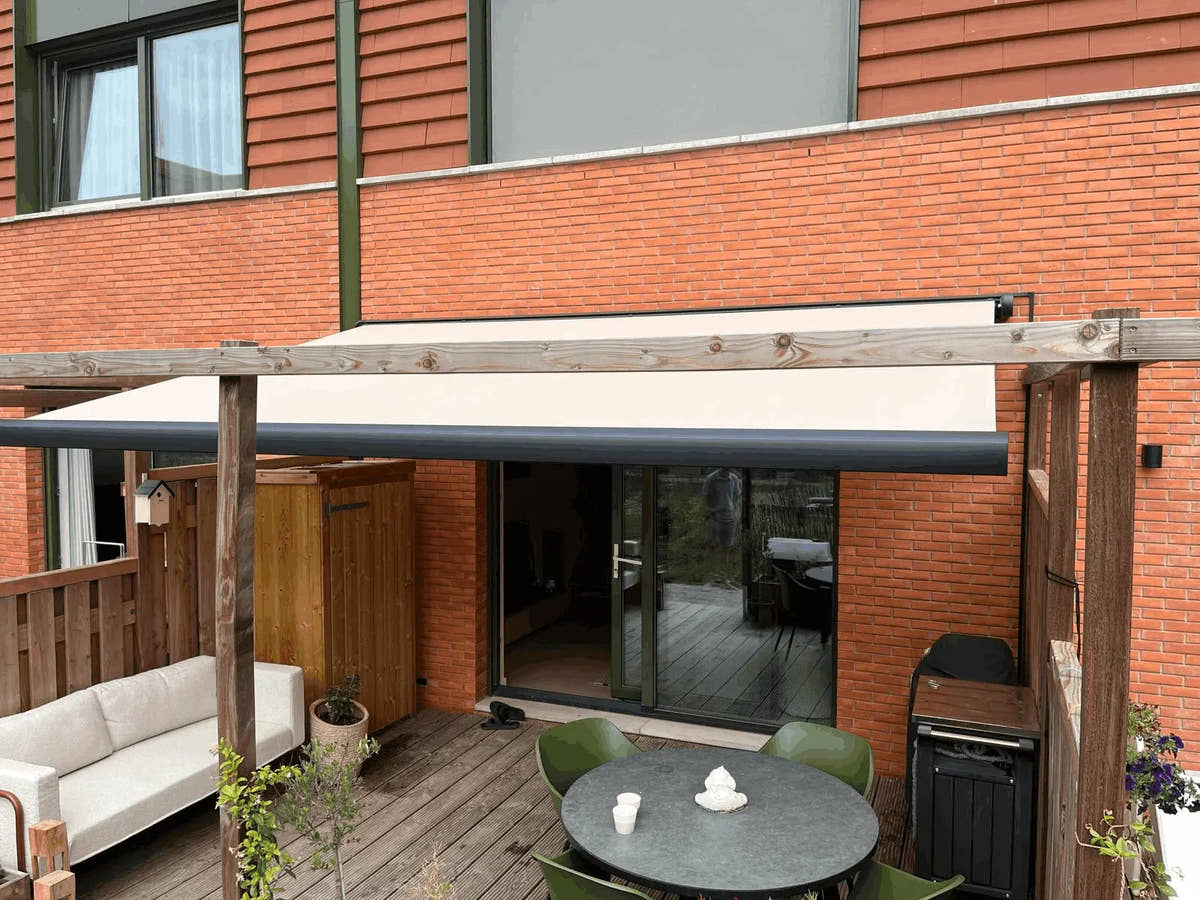 Wat is pergola zonwering?