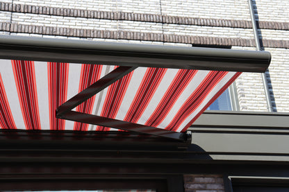 Gaudí 300 - Knikarmscherm - Geplaatst door de specialisten van STERK Zonweringen in Bussum