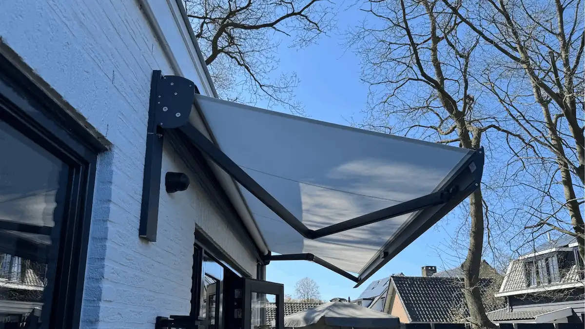 Onderhoud en levensduur van knikarmschermen