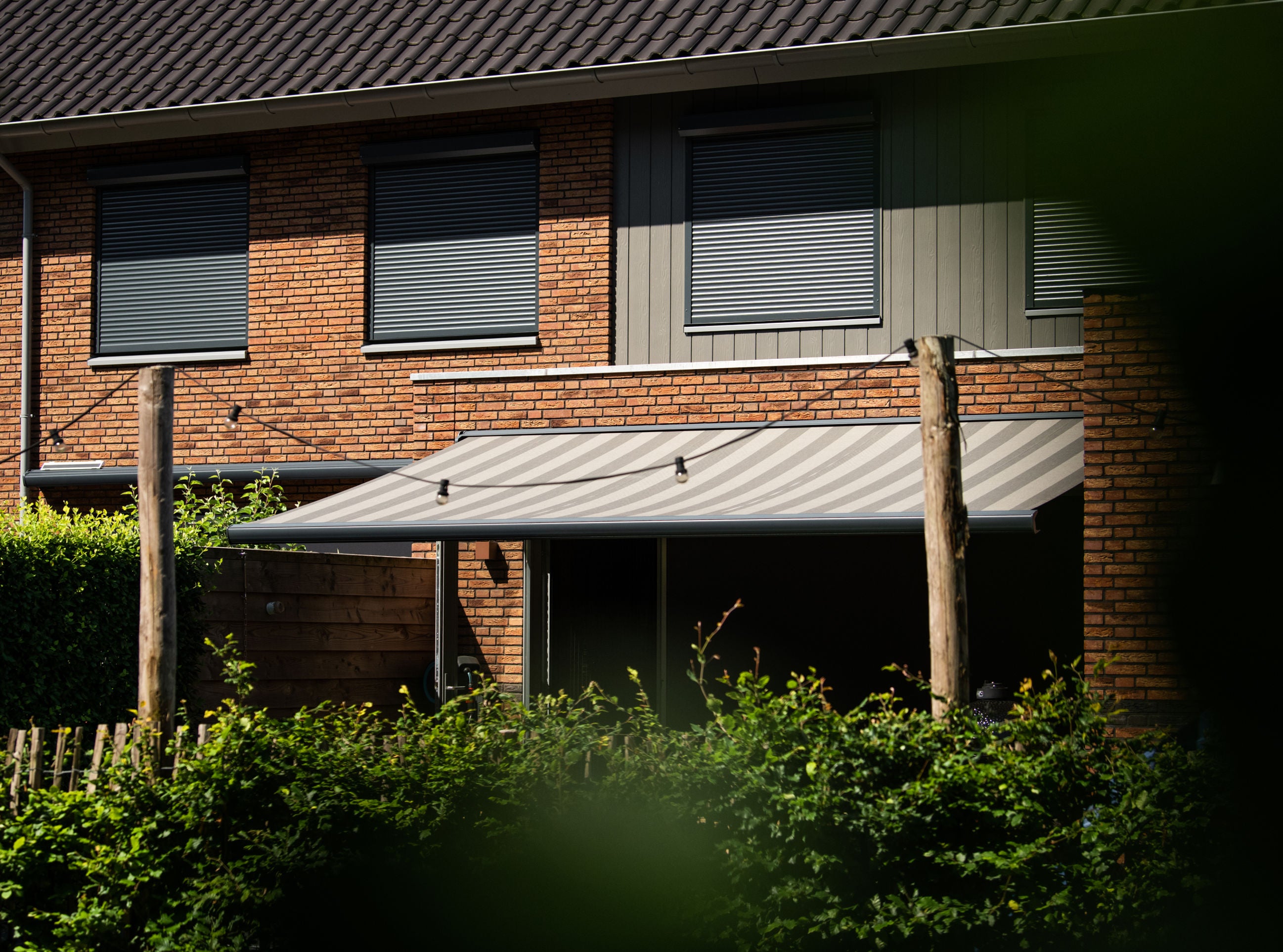 Sterk Zonweringen: 't zonnetje uit huis – STERK Zonweringen