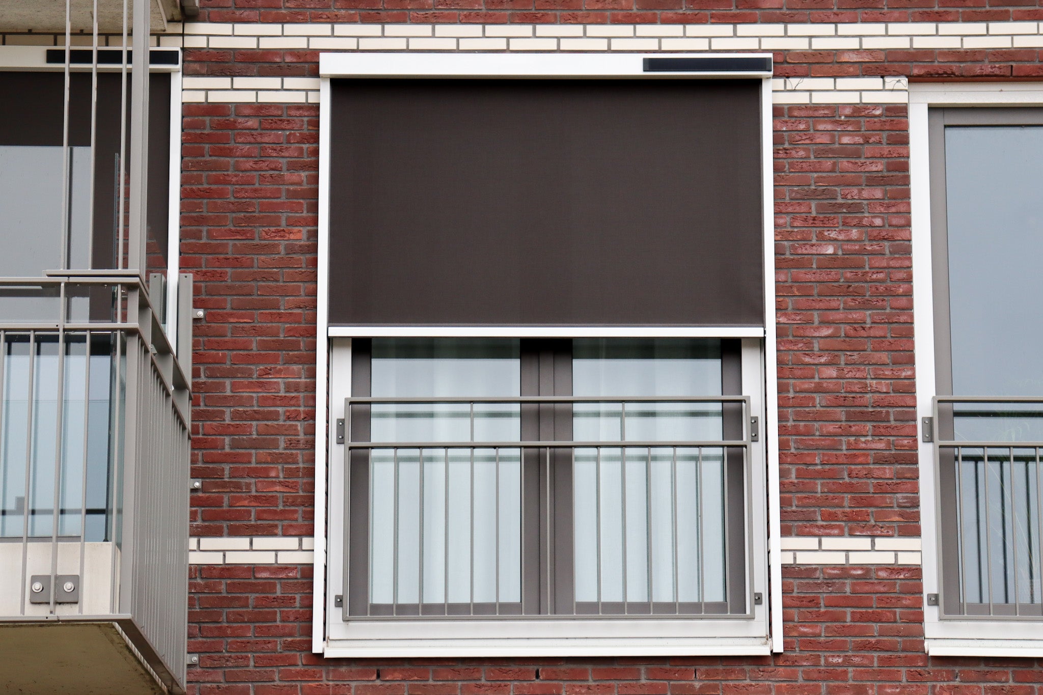 Verano V550 ritsscreen - Geplaatst door STERK Zonweringen in Naarden