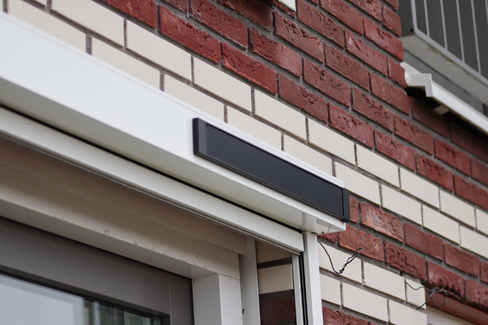 Verano V550 ritsscreen - Geplaatst door STERK Zonweringen in Naarden