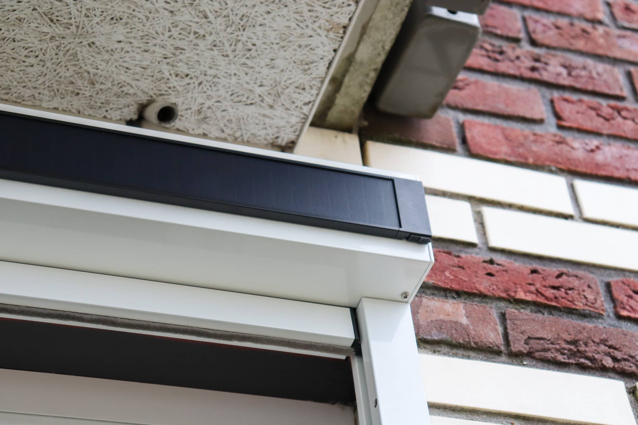 Verano V550 ritsscreen - Geplaatst door STERK Zonweringen in Naarden