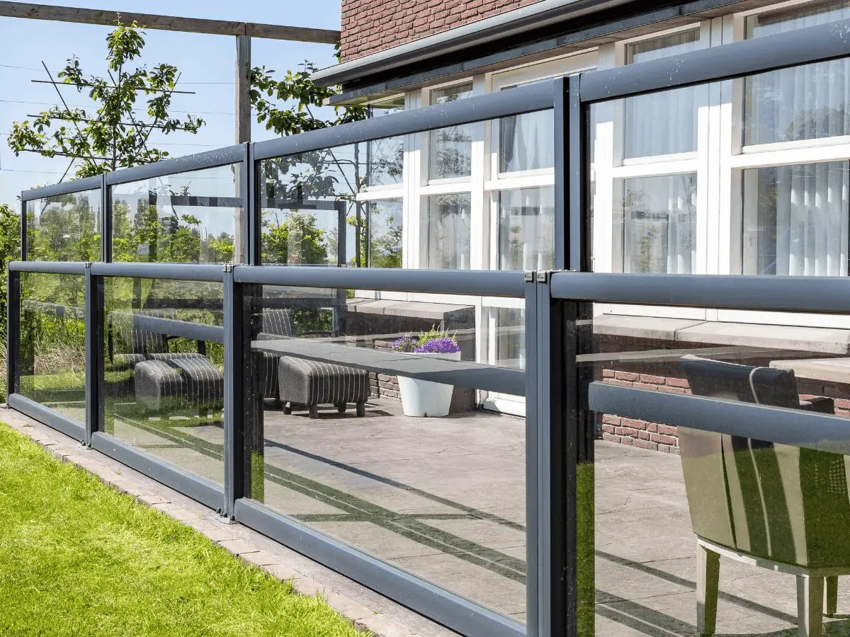 Verano V745 Lüderitz beweegbaar windscherm - STERK Zonweringen