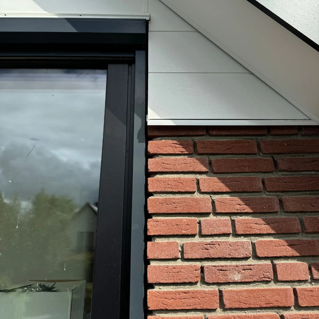 Verano V550 ritsscreen - Geplaatst door STERK Zonweringen in Naarden