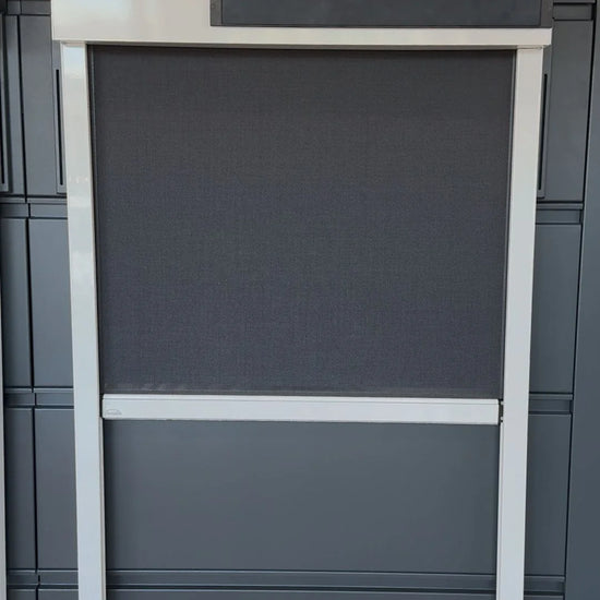 Het openen en sluiten van een solar ritsscreen - Door STERK Zonweringen